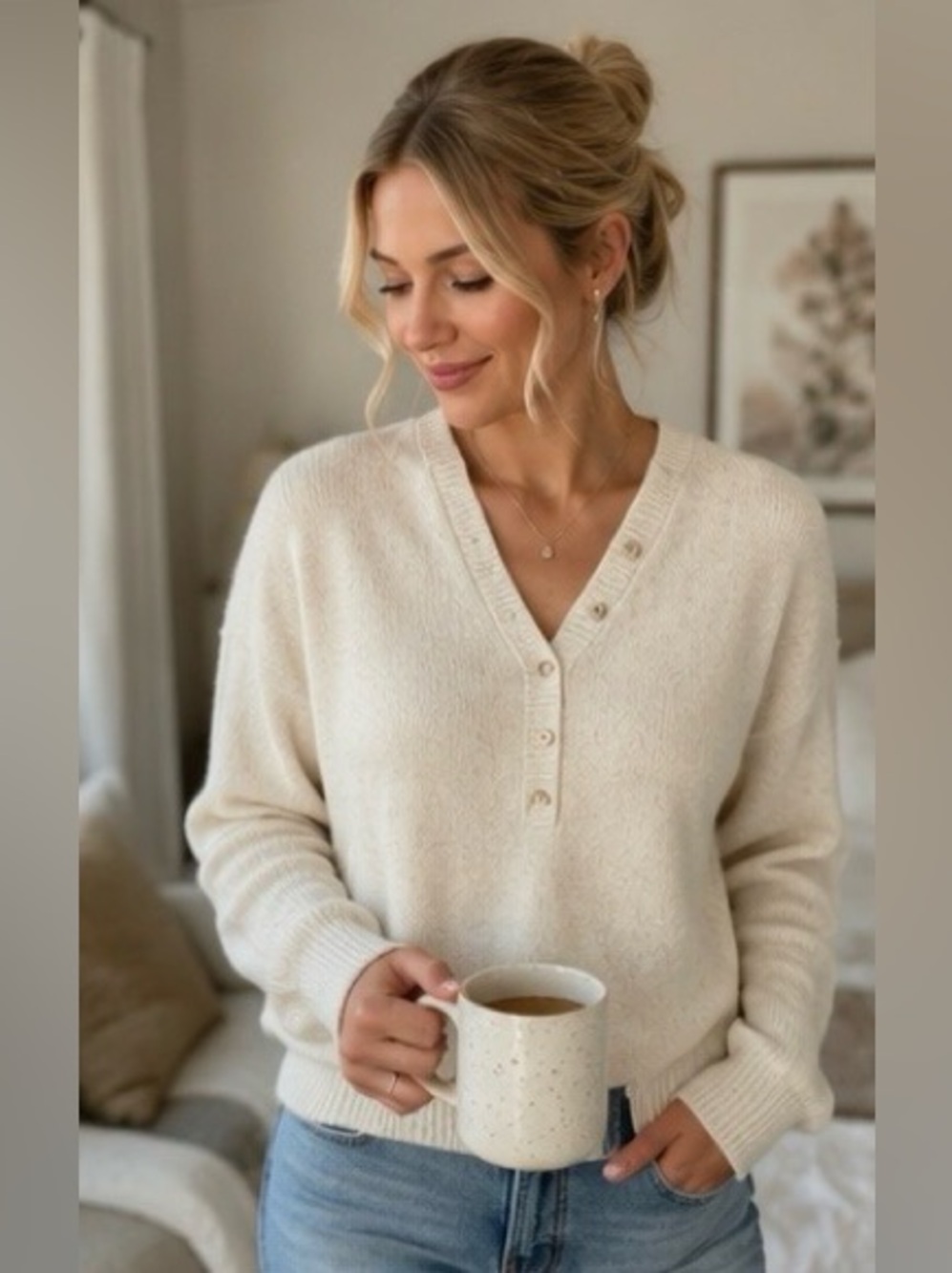 LOFT Women's Cream V-Neck Sweater